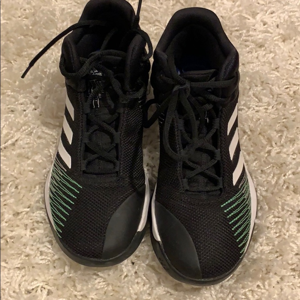 Adidas Pro Spark Basketball shoe